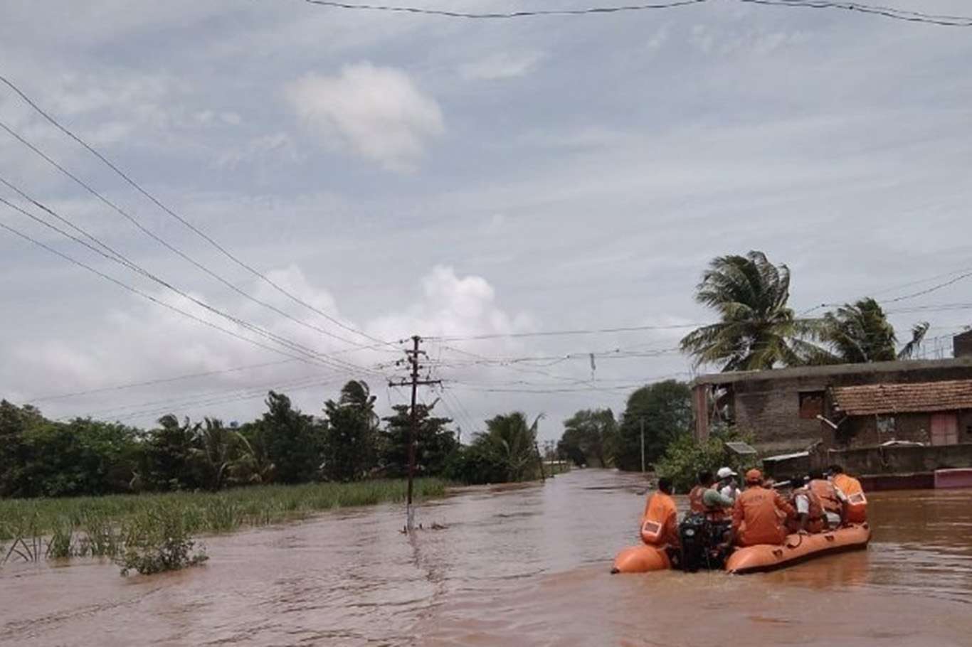 India’s death toll from floods and landslides rises to 164